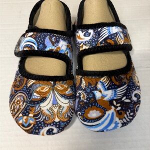 Elegant Blue and Brown Women's Slippers